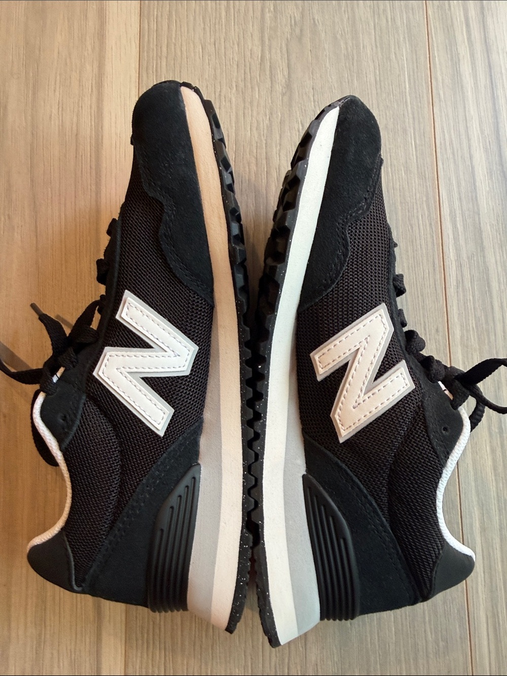 New Balance Unisex 515 Black Retro Sneakers Women Size 7 Men Size 5.5 - Picture 5 of 6